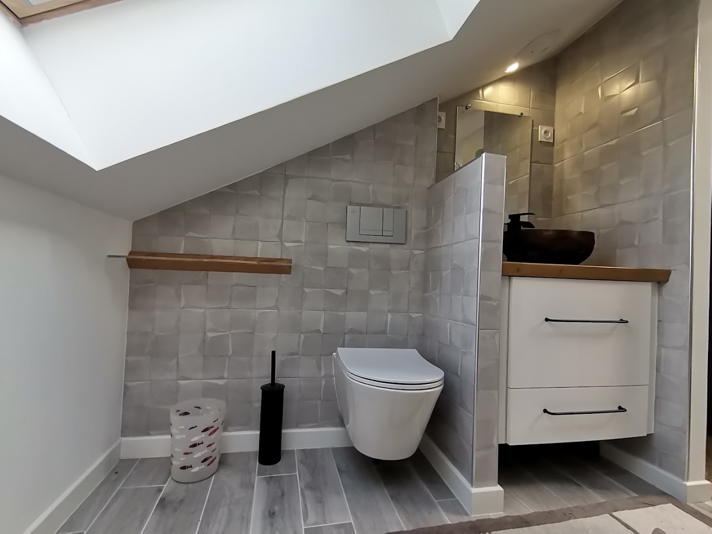 Plaquiste, pose de revêtements de sol, installateur cuisine & salle de Bain : Baladom Services — Photos 7