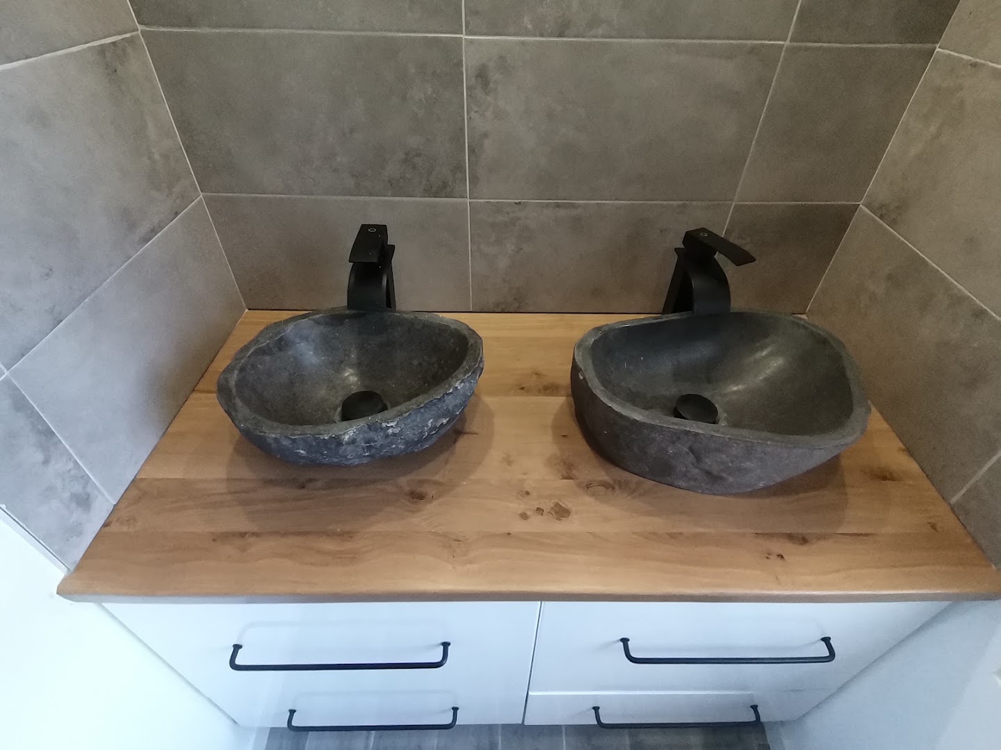 Plaquiste, pose de revêtements de sol, installateur cuisine & salle de Bain : Baladom Services — Photos 10