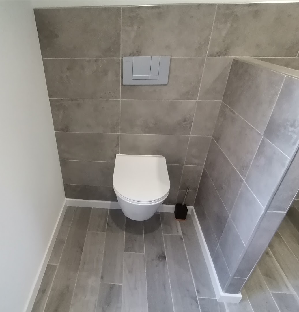 Plaquiste, pose de revêtements de sol, installateur cuisine & salle de Bain : Baladom Services — Photos 8